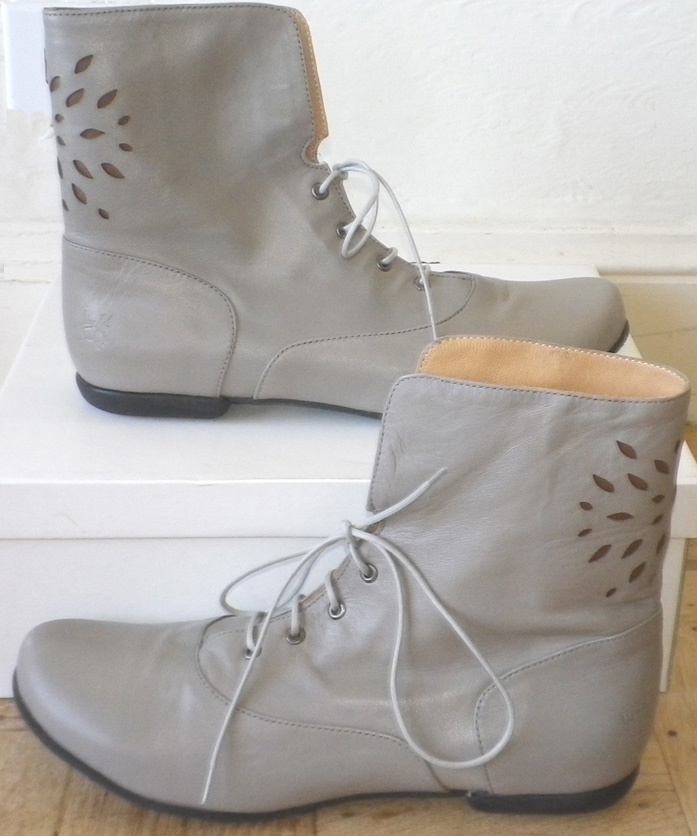 Fluevog Light gray ankle boots